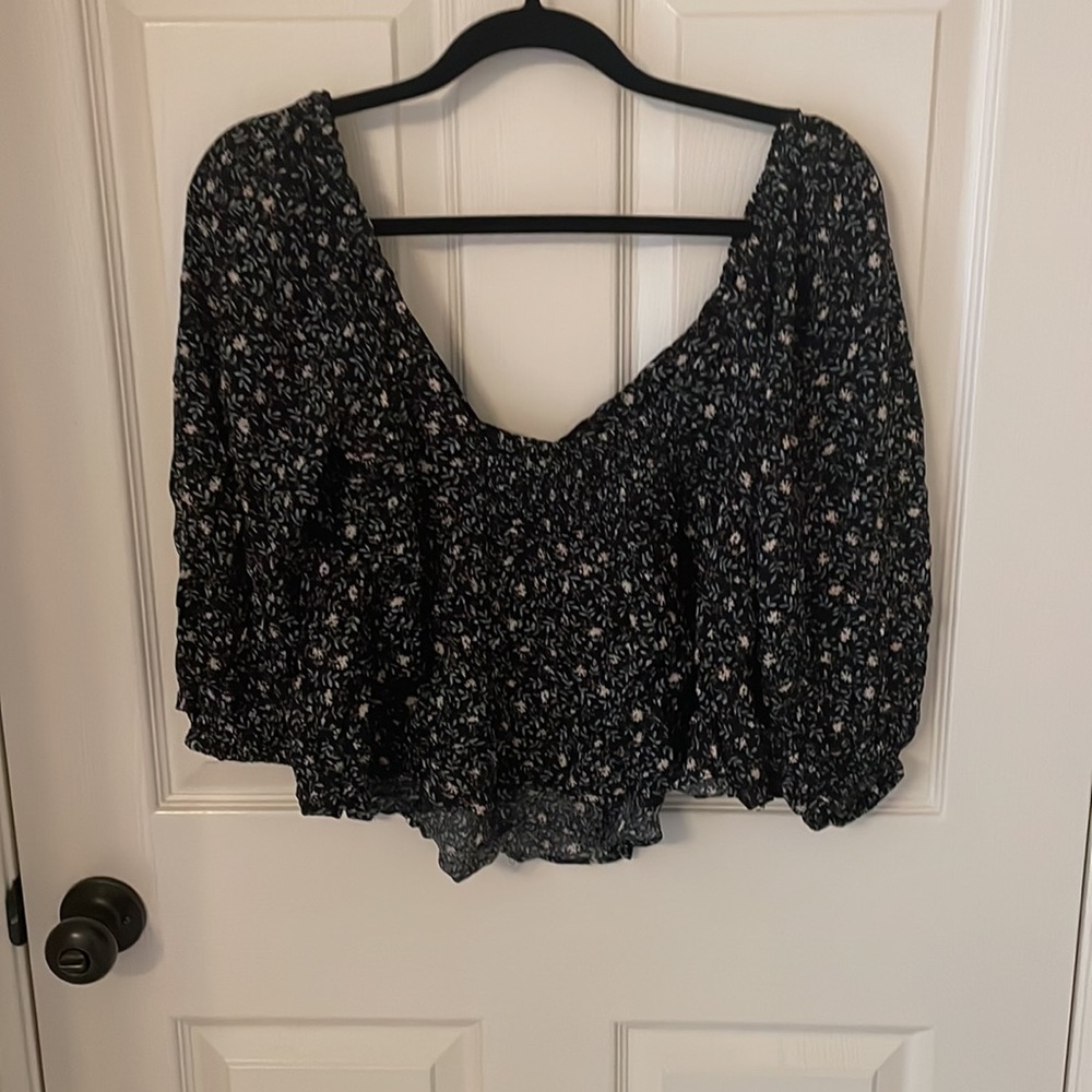 Floral Print U Wire Top - Picture 3 of 4